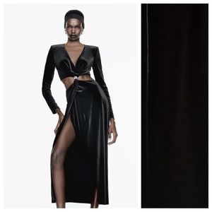 NWT. Zara Black Velvet Cut Out V-neck Midi Dress. Size XS, M.